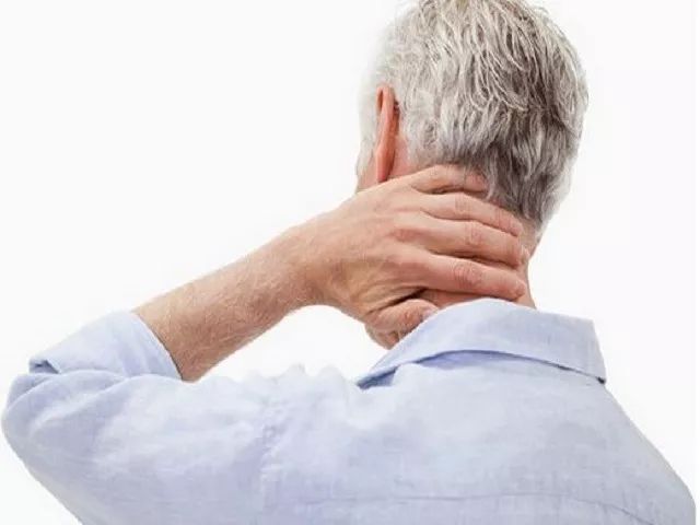 頸椎病的自我治療方法，學(xué)會這些讓你告別頸椎病