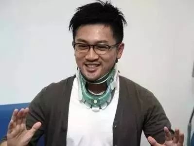 蘇有朋曾因頸椎病做過手術(shù)