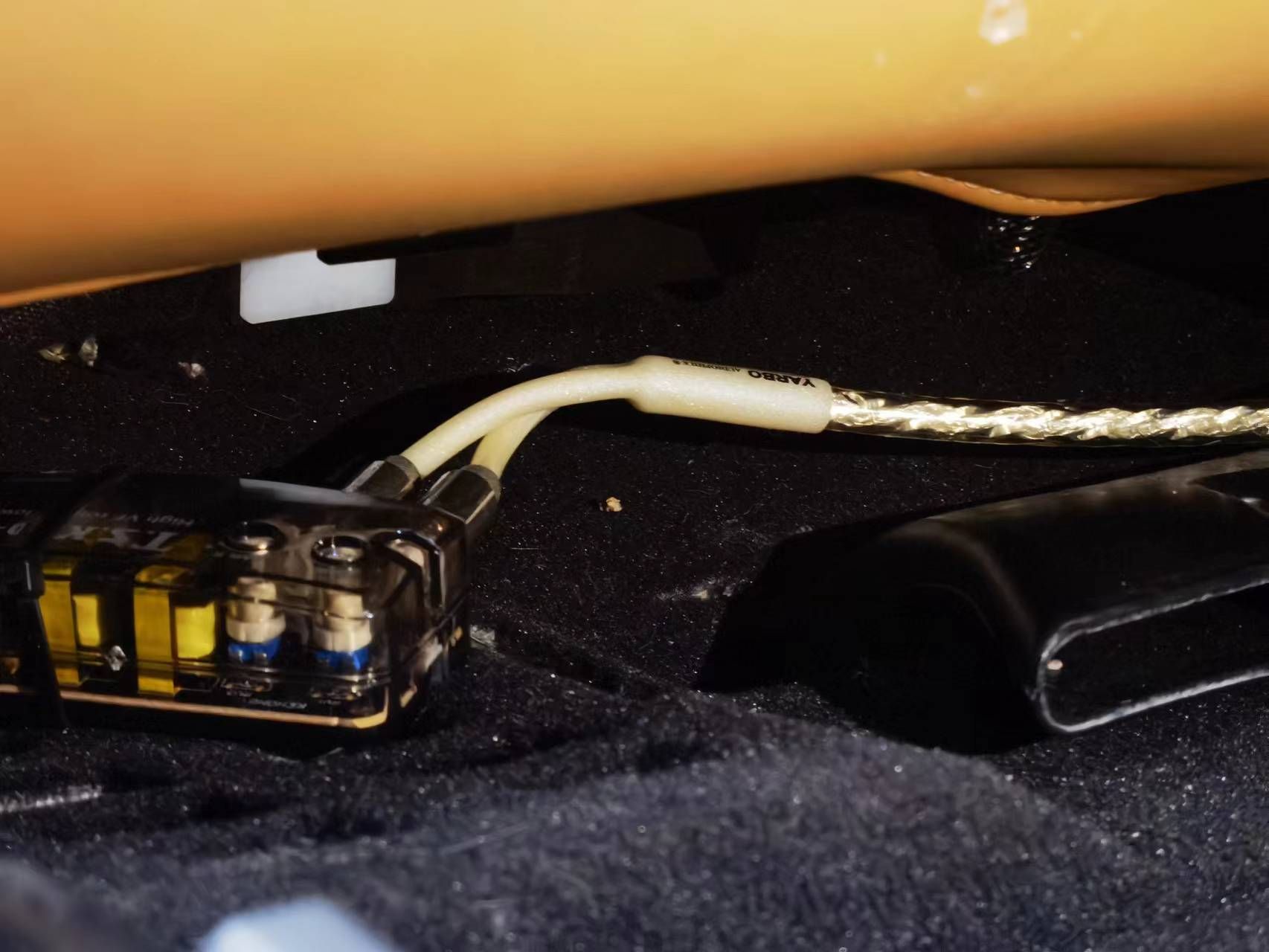 這樣體驗音樂新能源汽車座椅就可以體驗到體感音樂律動帶來的高效身心放松。